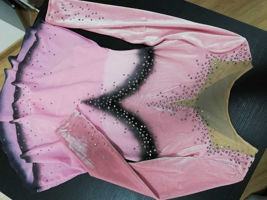 Новата рокля за фигурно пързалене,  танци, акробатика, модерен балет.