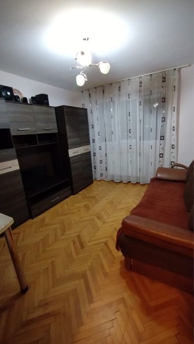 Apartament cu 2 camere decomandat de inchiriat