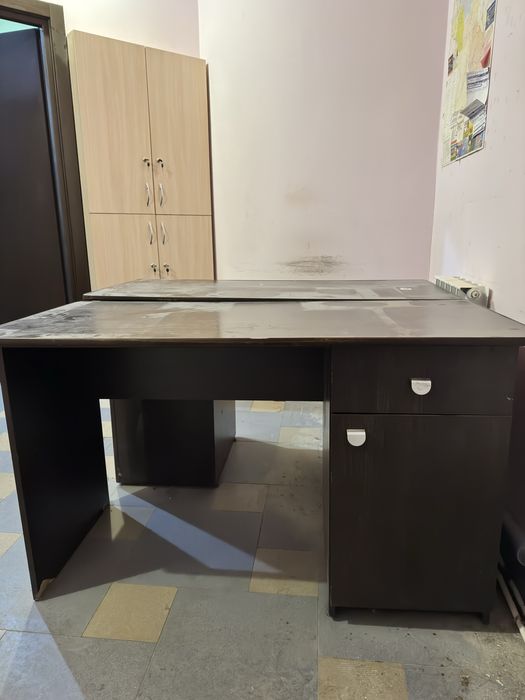 Письменный стол (2 шт.) в отличном состоянии