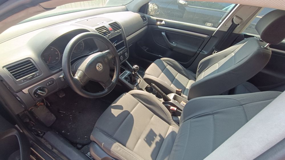 Продавам Голф 5 2.0tdi 140кс. BKD на ЧАСТИ, както и още над 16 голфа