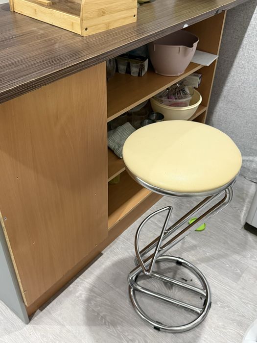 Продам барную стойка с стулом