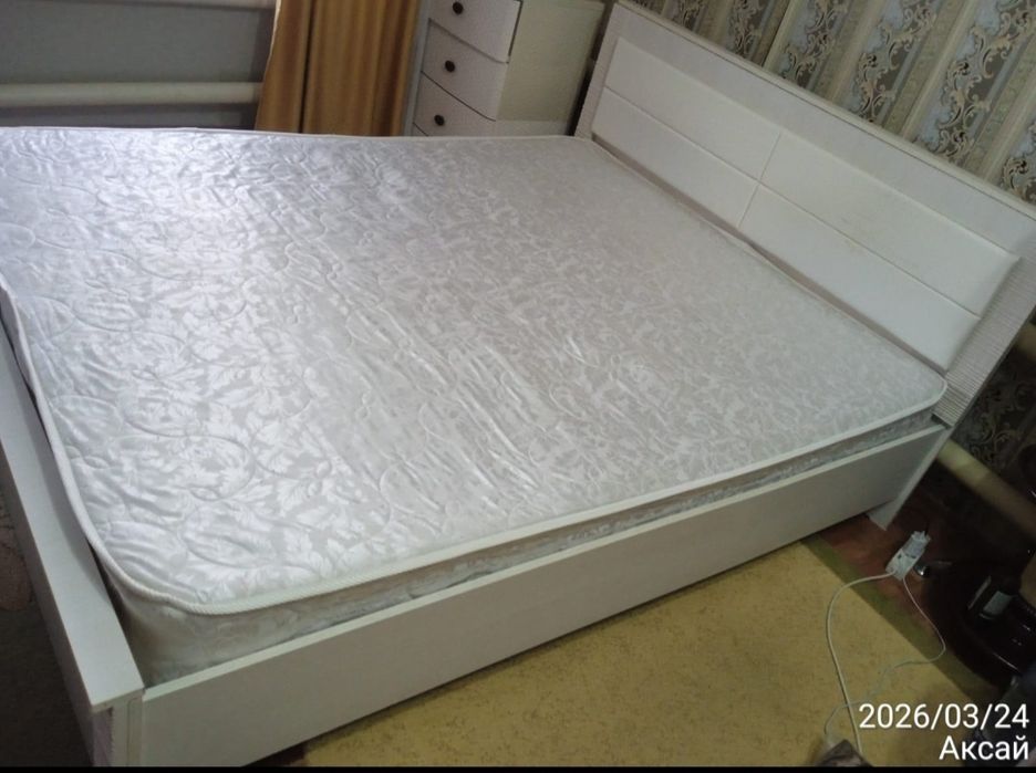 Продам кровать двухспальную