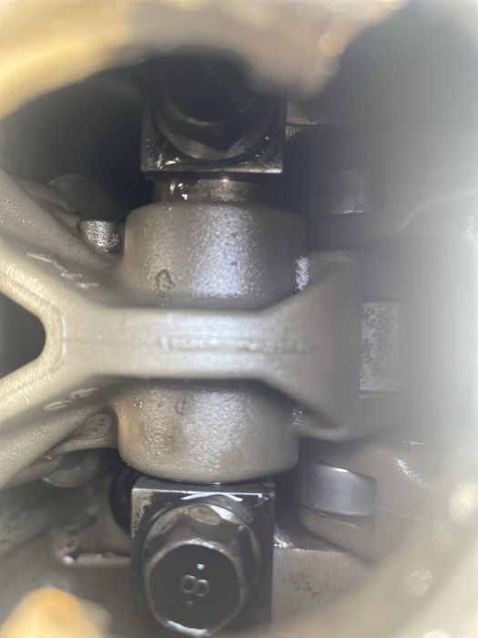 Двигатель  MITSUBISHI 4G63