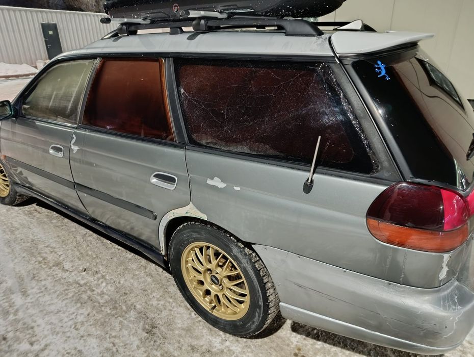 Субару Легаси уневерсал