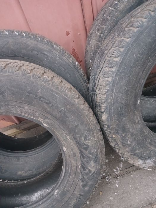 Резина зимняя  R16