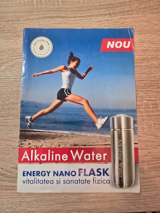 Cană/termos cu filtru mineral pentru purificarea și îmbunătățirea apei