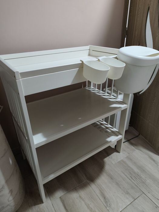 Măsuța de înfășat Ikea