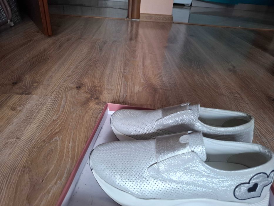 Спортни  дамски обувки