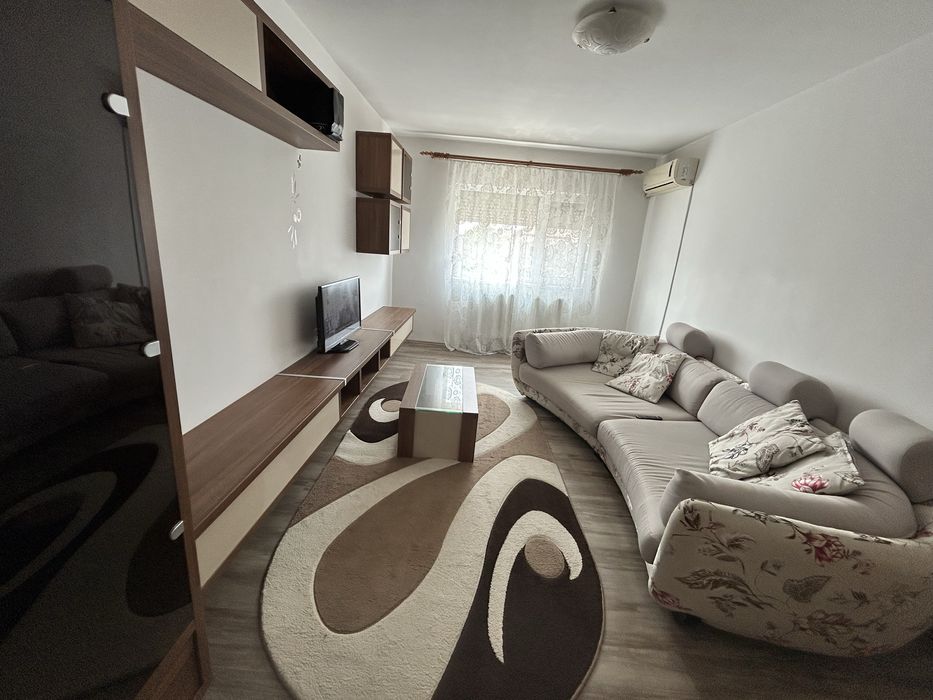 De inchiriat apartament 3 camere decomandat LIPOVEI