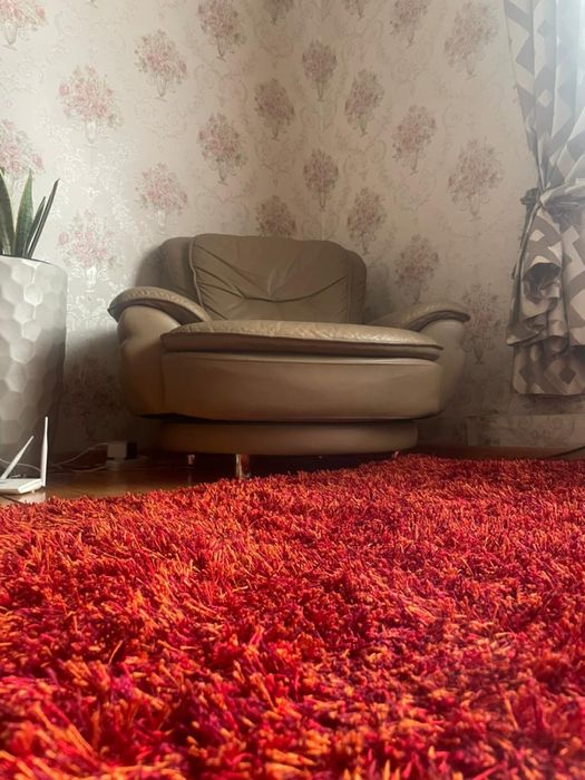 Диван м креслом кожаный