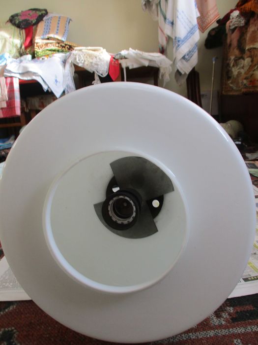 Полилеи, абажури, плафони и водонепроницаема лампа  винтидж   запазени