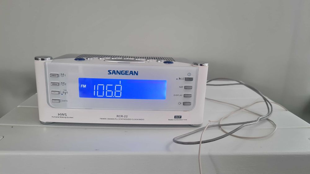 радио часовник Sangean RCR-22