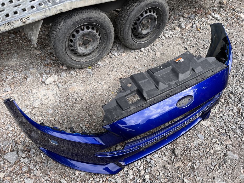 Ford focus St 2015-2018 оригинална предна броня здрава