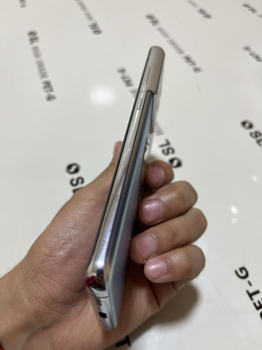 Samsung s 21 ultra 12/256 gb 1ta sim kartali holati yaxwi