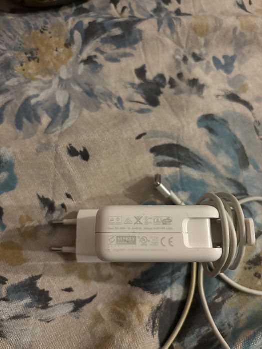 Macbook Air early 2014 + incarcator original