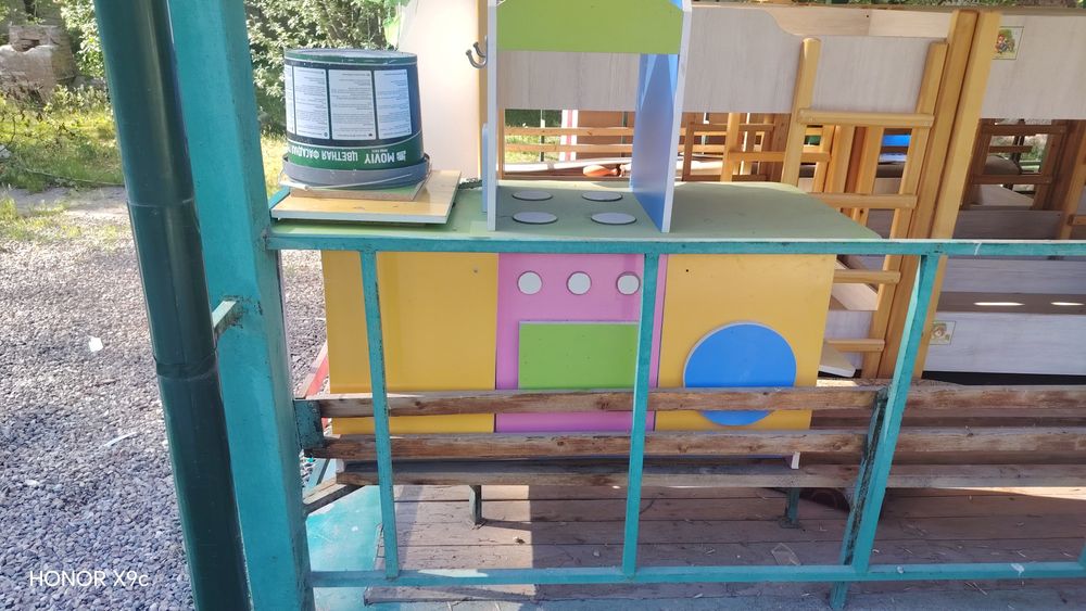 Bog'cha uchun mebellar sotiladi