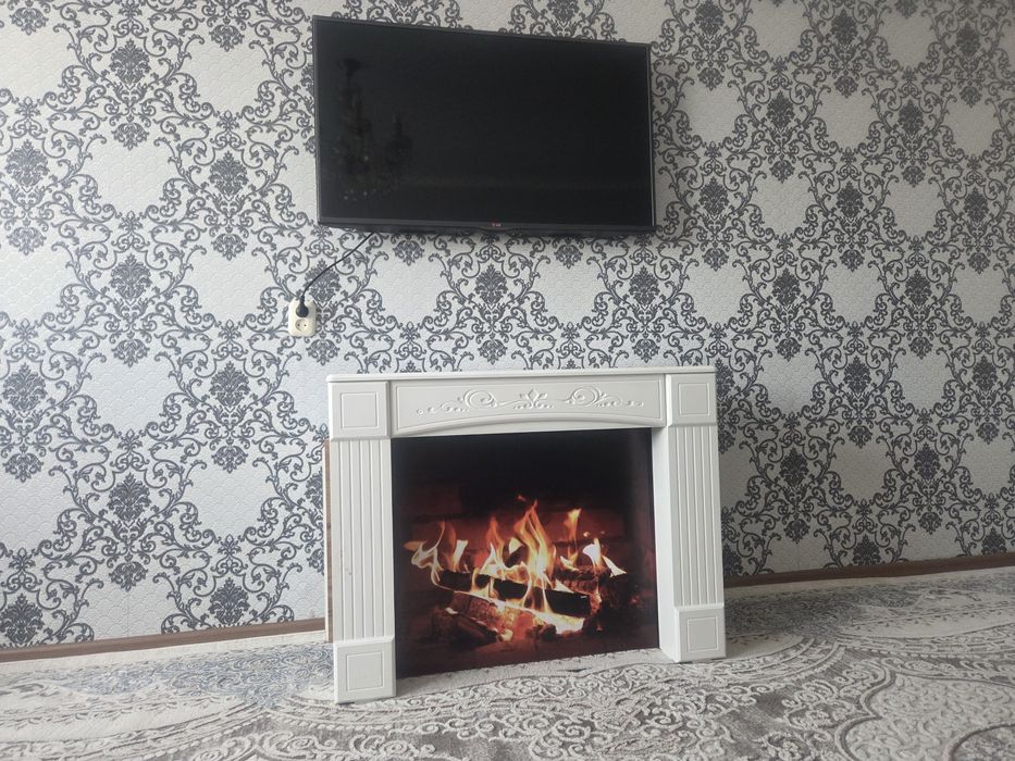 Стол для гостинной