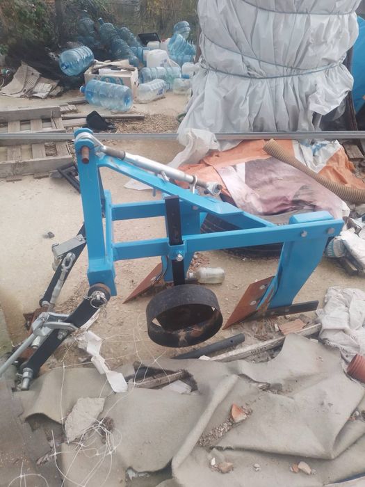 Трактор мицубиши с фреза и масивен плуг