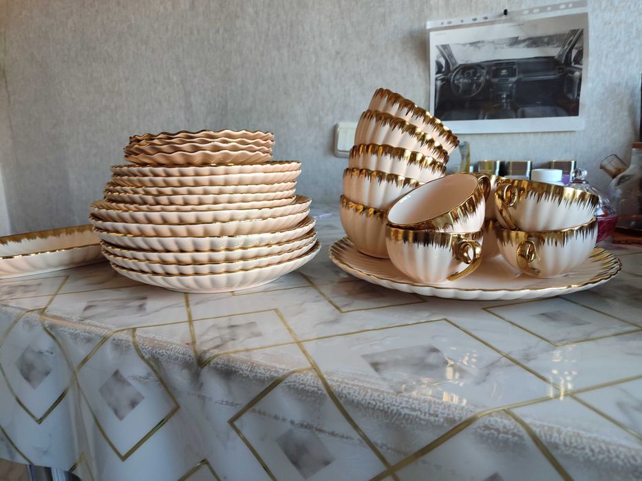 Сервиз на 6 персон, красивый