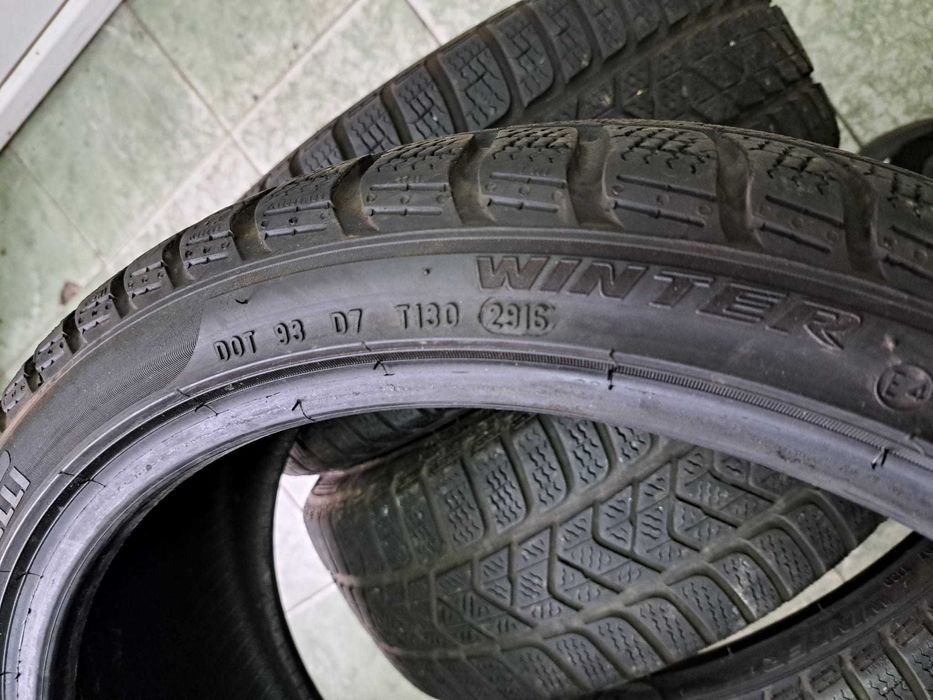 4 anvelope 205/40 R18 Pirelli