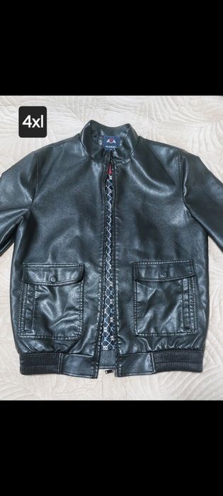 Продам куртки  листайте фото