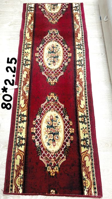 Ковер и дорожки в хорошем состоянии