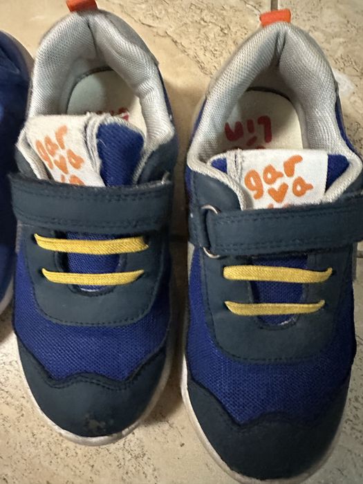 Сет детски бутонки Umbro ,пантофки и сандали + бонус обувки