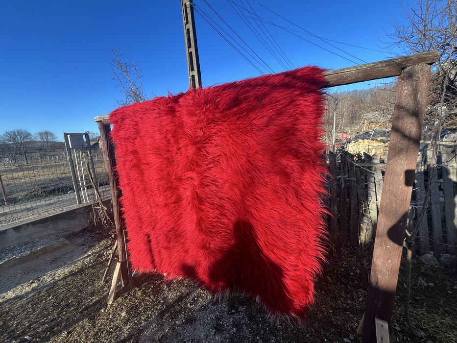 Plocad Roșu din lână naturală