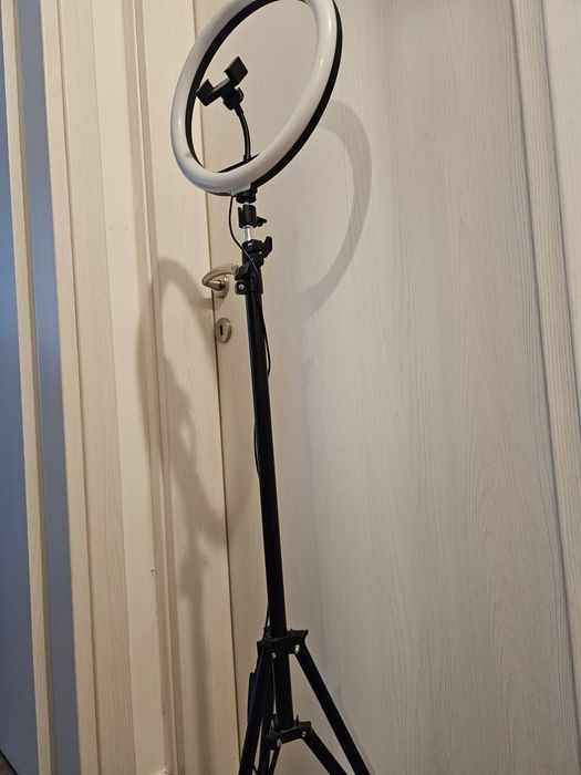 Trepied cu lampa circulara usb