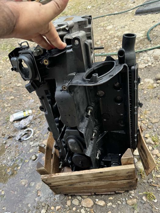 Глава от BMW  E90 320D M47