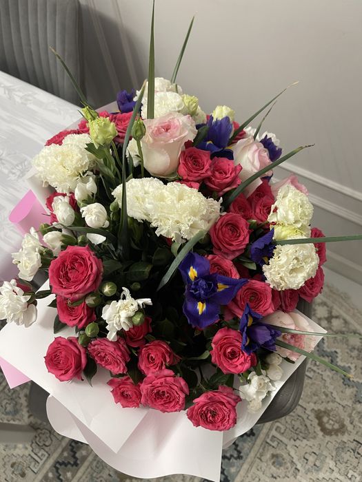 цветы свежие.     .