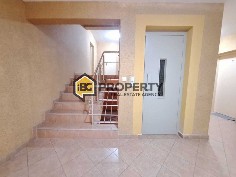 Просторен и светъл апартамент в Бяла