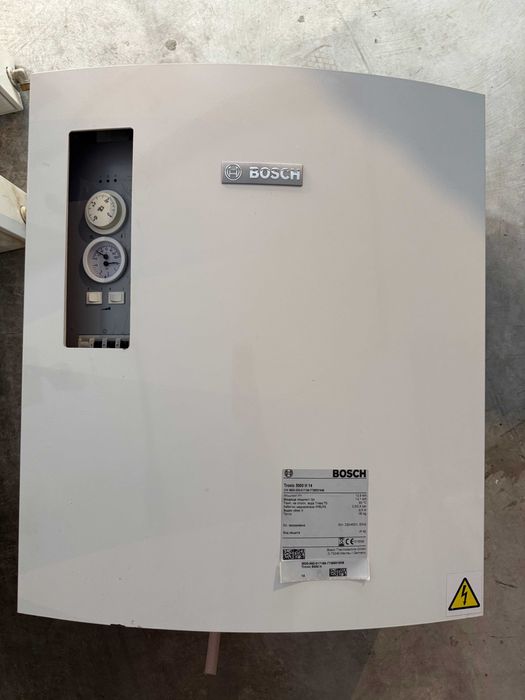 Електрически котел Bosch Tronic 5000 H плюс 6 панелни радиатора