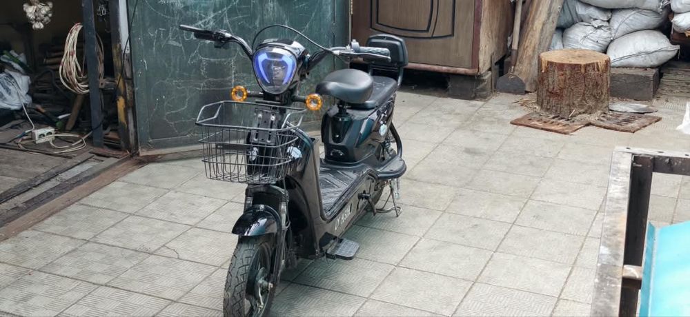 Продам электросамокта и электроскутер