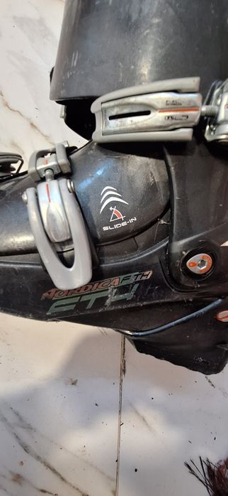 De vânzare clăpari