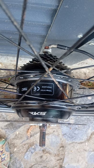 Vând roata cu motor bicicletă electrica