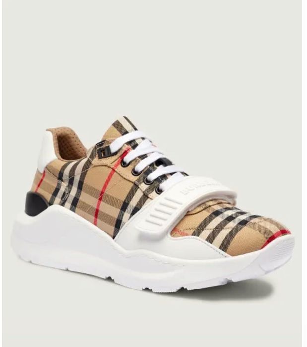 Adidași Burberry