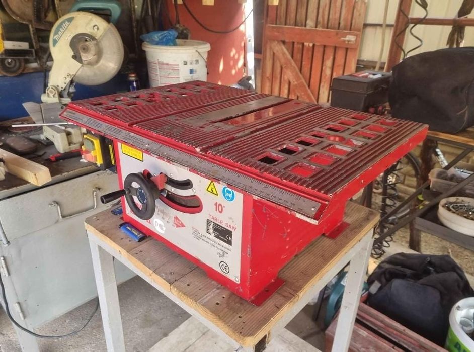 Circular lemn cu masa