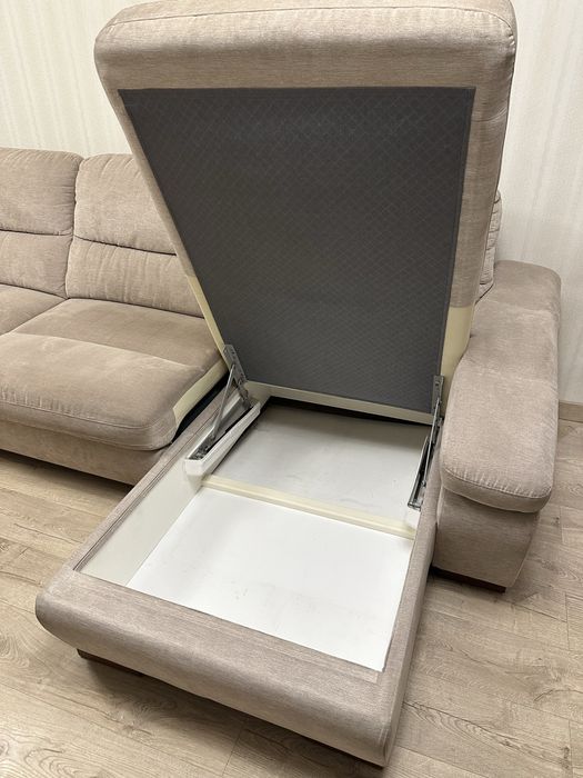 Продам Угловой мягкий диван б/у