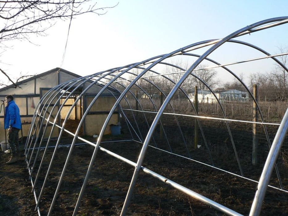 Парник / Оранжерия - РЕ 180 гр/м2, поцинковани тръби