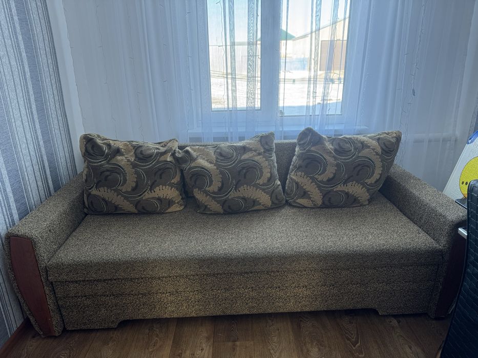 Продается диван (самовывоз)