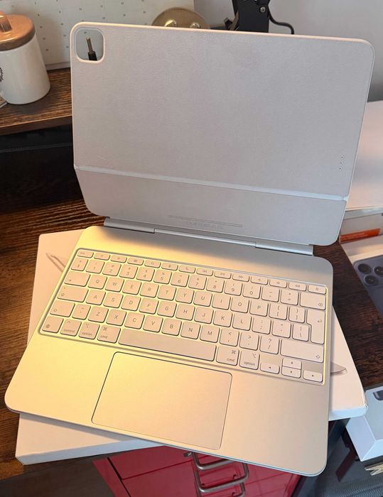 Apple Magic Keyboard iPad Pro 13-inch (M4/M5) White Alb Ploiesti