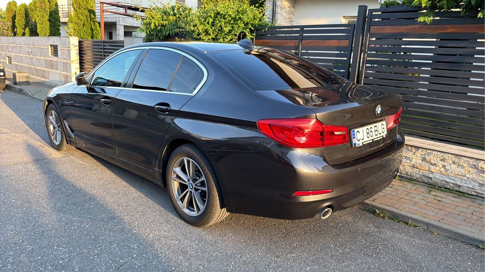 Bmw g30 520d xdrive 4x4 190cp Webasto carlig Service reprezentanta