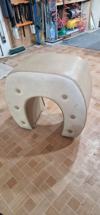 Пуфик мягкий. Кожзам