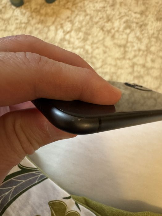 Продаю iPhone 11, 128 ГБ, черный.