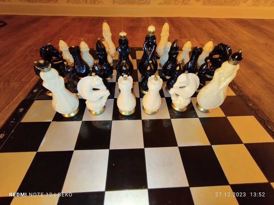 Fil suyagidan boʻgan 1987 yil SHAXMAT sotiladi