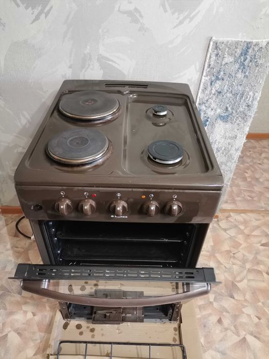 Плита Ханса б/у с духовкой