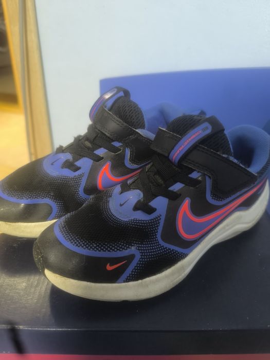 Nike Cosmic Runner