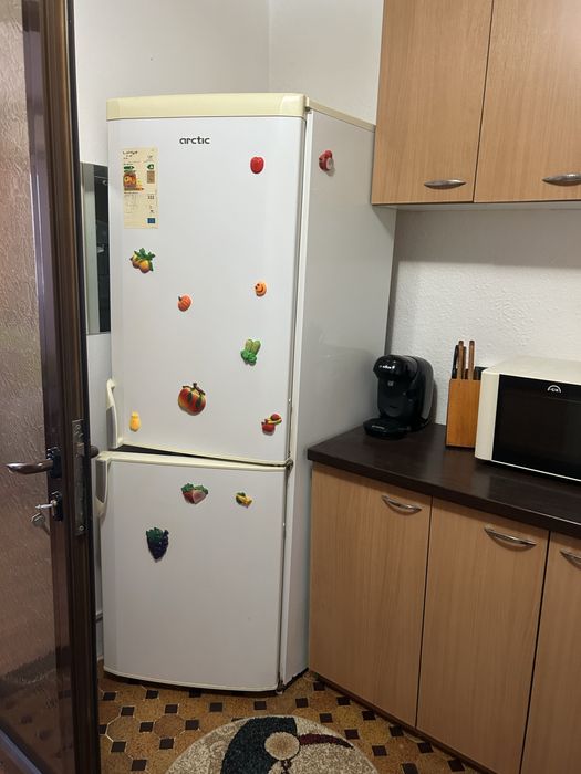 Inchiriez camera camin