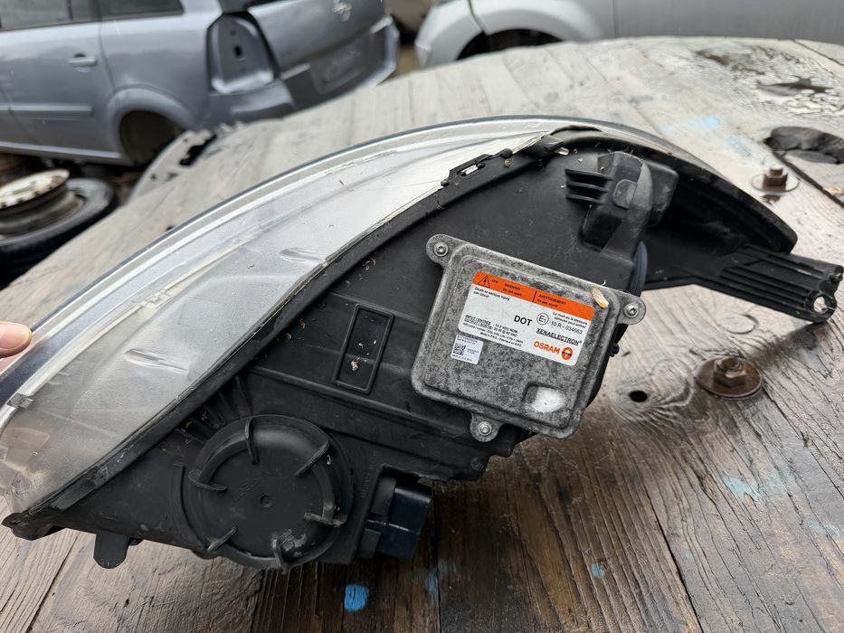 Ксенонов Фар Ford Focus MK3